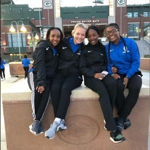 Meet your Posher, Andrea